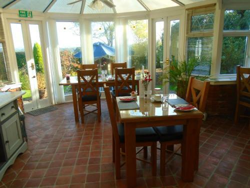 Trumbles Gatwick B&B