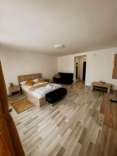 Paula Apartment & Rooms