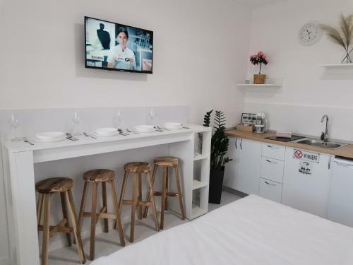 Casuta Cu Tei-lime House