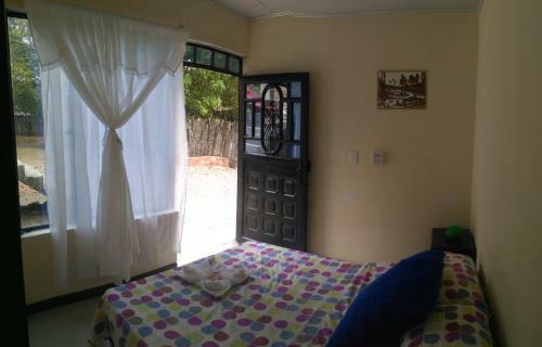 Hostal Alcarav�n Del Desierto