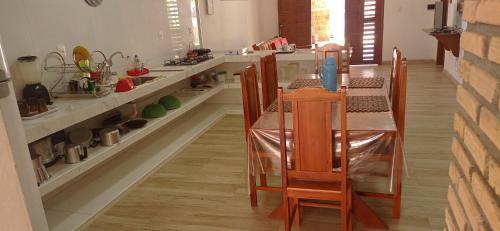 Casa de Praia Confort�vel, Mobiliada E Com �tima Localiza��o