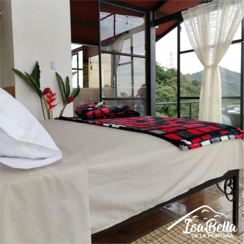Isabella de La Monta�a Glamping