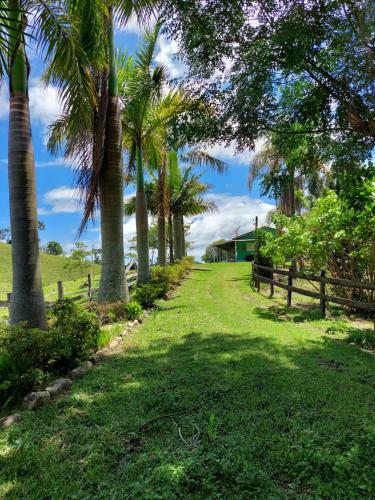 Casa Aconchegante Na Ro�a C/ Piscina/churrasqueira