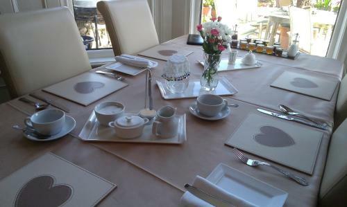 Bed & Breakfast Min Y Don Guest House