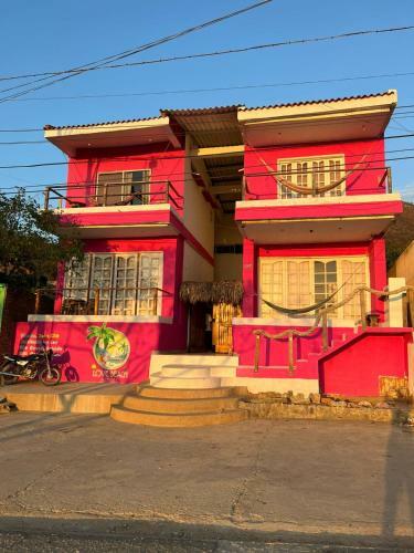 Hostal Love Beach Hostel