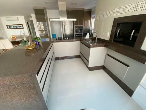 Lindo Apartamento Com 3 Suites Finamente Mobiliado !