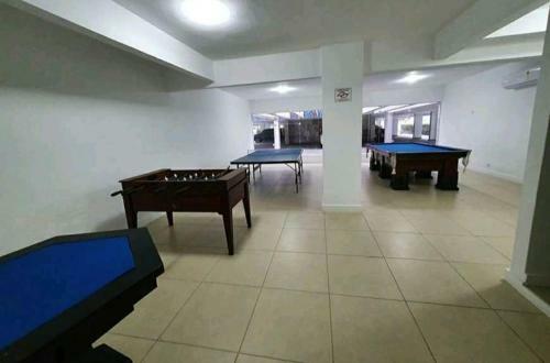 Apartamento Enseada A Duas Quadras Da Praia