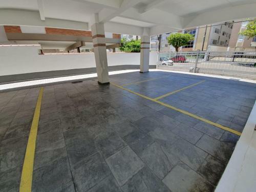 Lindo Apartamento Enseada At� 6 Pessoas - 2 Quartos - 200mt Da Praia