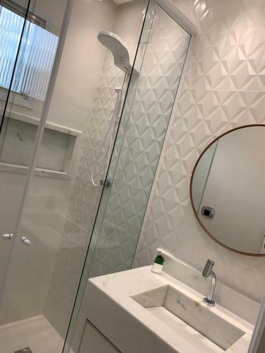 Apartamento Enseada Lind�ssimo Apto - 6 Pessoas - 300mt Da Praia