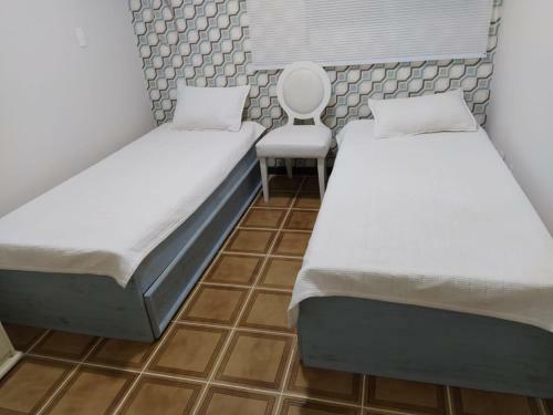 Apartamento Guaruja - 2 Quartos - Ar Condicionado - Varanda