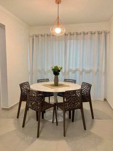 Apartamento Enseada A 100m Da Praia