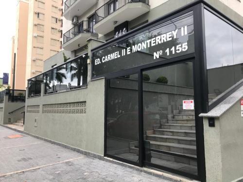 Apartamento Ap� Com Piscina E Ar - 2q Da Praia Da Enseada.