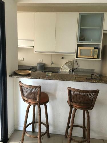 Apartamento Guaruj� Pitangueiras Flat Capitania Varam