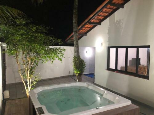 Casa T�rrea Com Jacuzzi Na Praia de Pernambuco