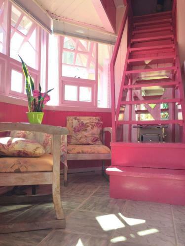 Chale Encantos Rosa House