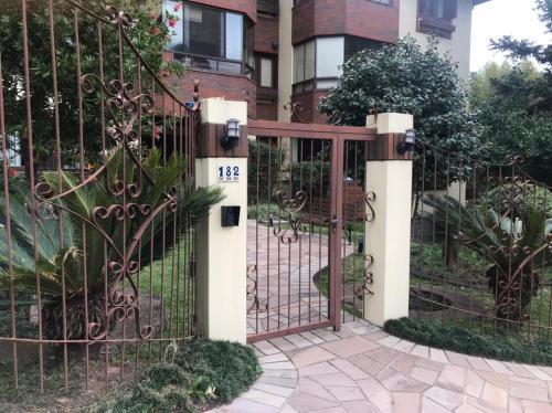 Charme Apartamento Centro de Gramado (600 Metros Da Rua Coberta)
