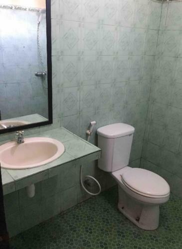 Gina's Guest House