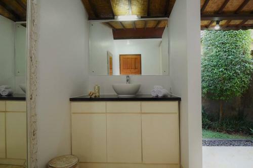 Villa Tropical Oasis, 2 Beds In Sanur