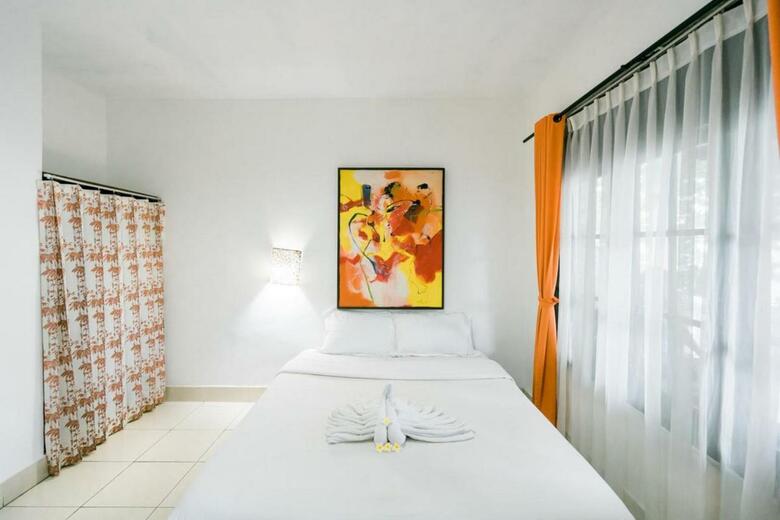 Hostal New Ananda Beach Hotel