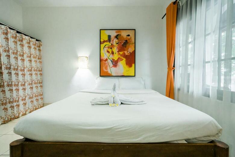 Hostal New Ananda Beach Hotel