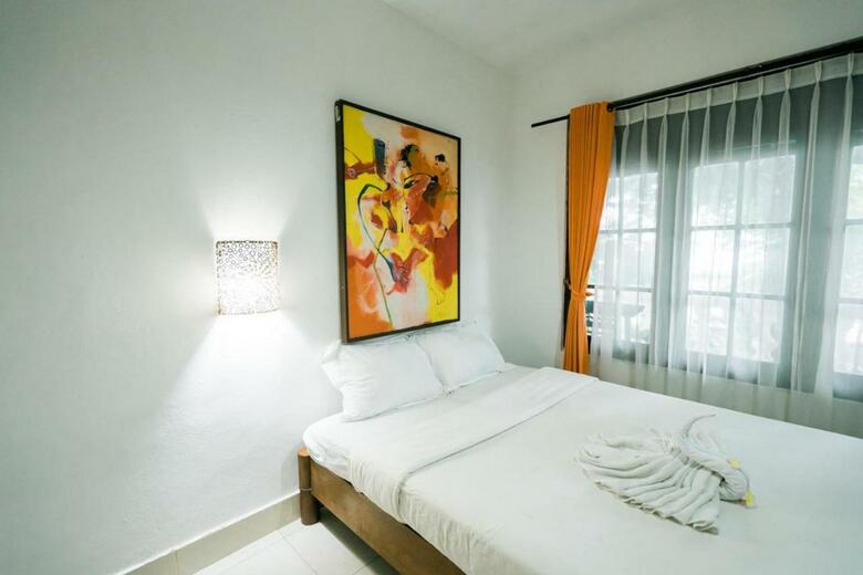 Hostal New Ananda Beach Hotel