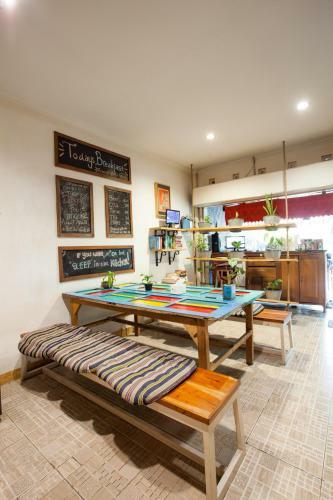 Albergue Happy Buddha Yogyakarta