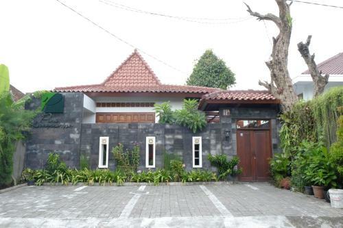 Hostal Puri Langenarjan Guest House
