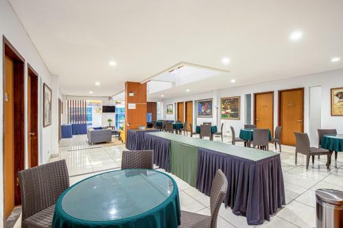 Prime Cailendra Hotel Redpartner