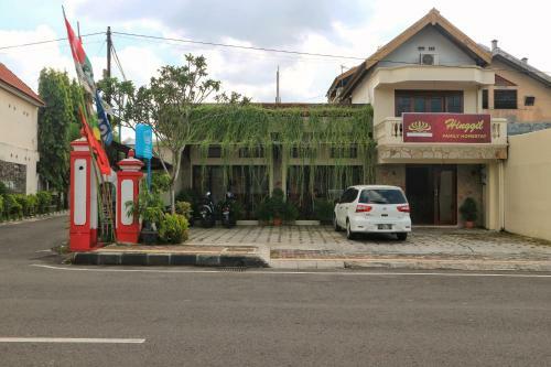 Hinggil Homestay Syariah Redpartner