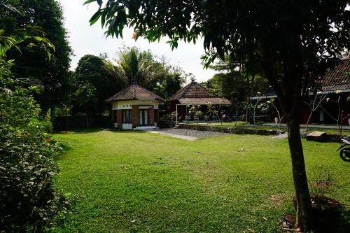 The Cabin Garden Villa