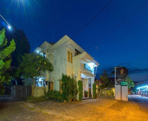 D'talent Hotel