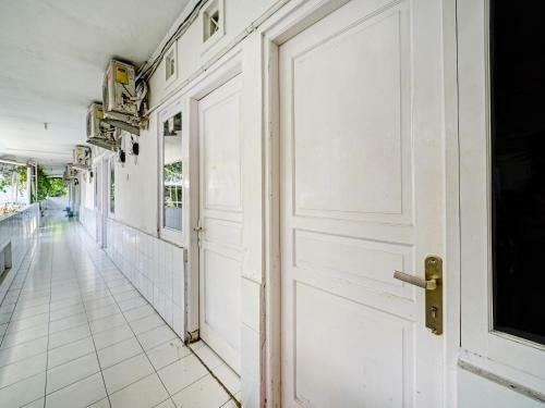 Hotel Oyo 90496 Izzi Ekslusif