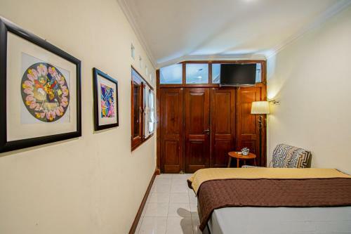 Hostal Roemah Noni Macanan