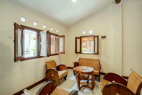 Hostal Roemah Noni Macanan