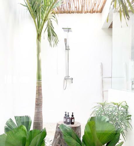 Hostal Beyond Bungalows