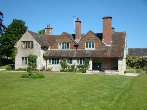 Hostal Little Court
