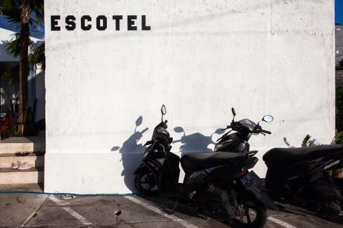 Hostal Escotel Tempekan Guest House