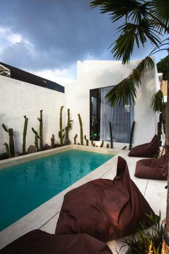 Hostal Escotel Tempekan Guest House