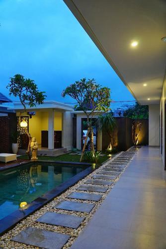 Hostal Puri Warung Villa & Guest House