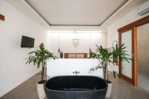 Kiki Village Bathtub