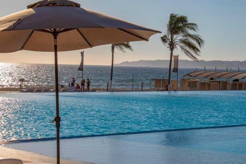 Apartamento Condo Frontbeach, Pool