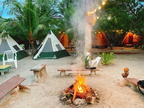 La Aldea Holbox Caba�as Y Camping