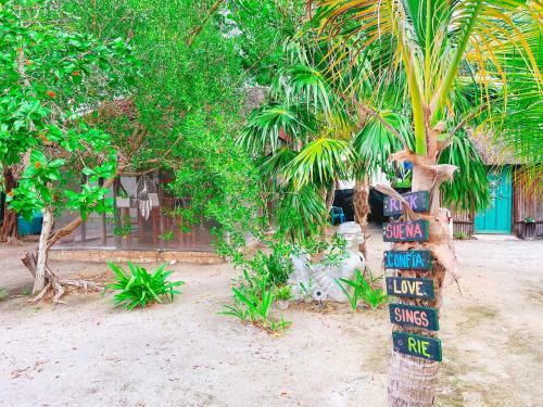 La Aldea Holbox Caba�as Y Camping