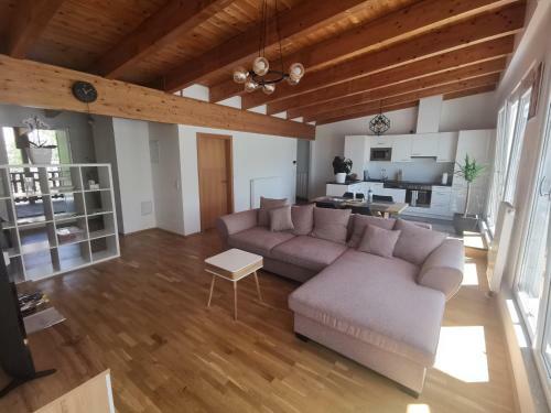 Beehome Apartment