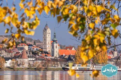 Donau Strandhaus Mit D�rnstein Panorama