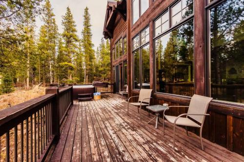 Bison - Mountain Home W Hot Tub & Views