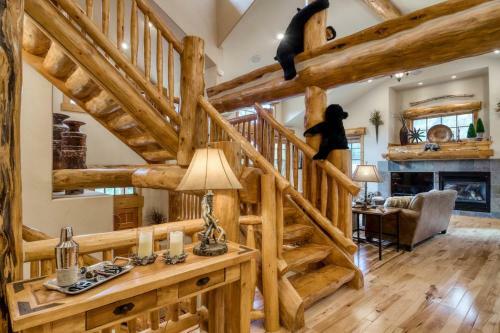 Climbing Bear Lodge Townhome Great Setting Hot Tub