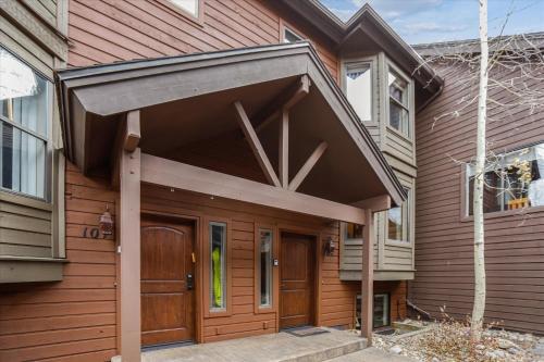 Village Point 109 Townhouse