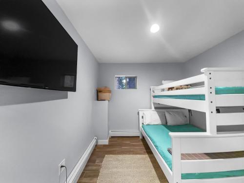 Vacay - Frame Home