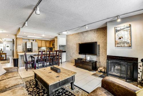Claimjumper Condo Unit 23
